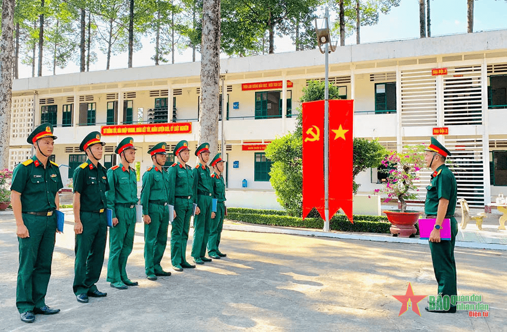 Người thầy, người cán bộ tâm huyết, trách nhiệm