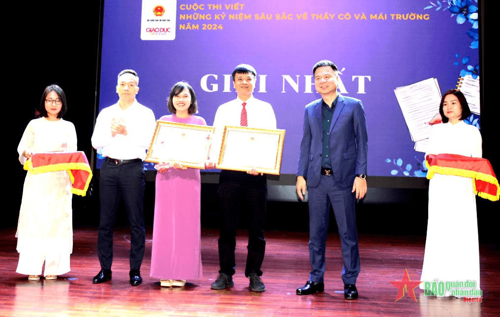 Trao giải Cuộc thi viết “Những kỷ niệm sâu sắc về thầy cô và mái trường”