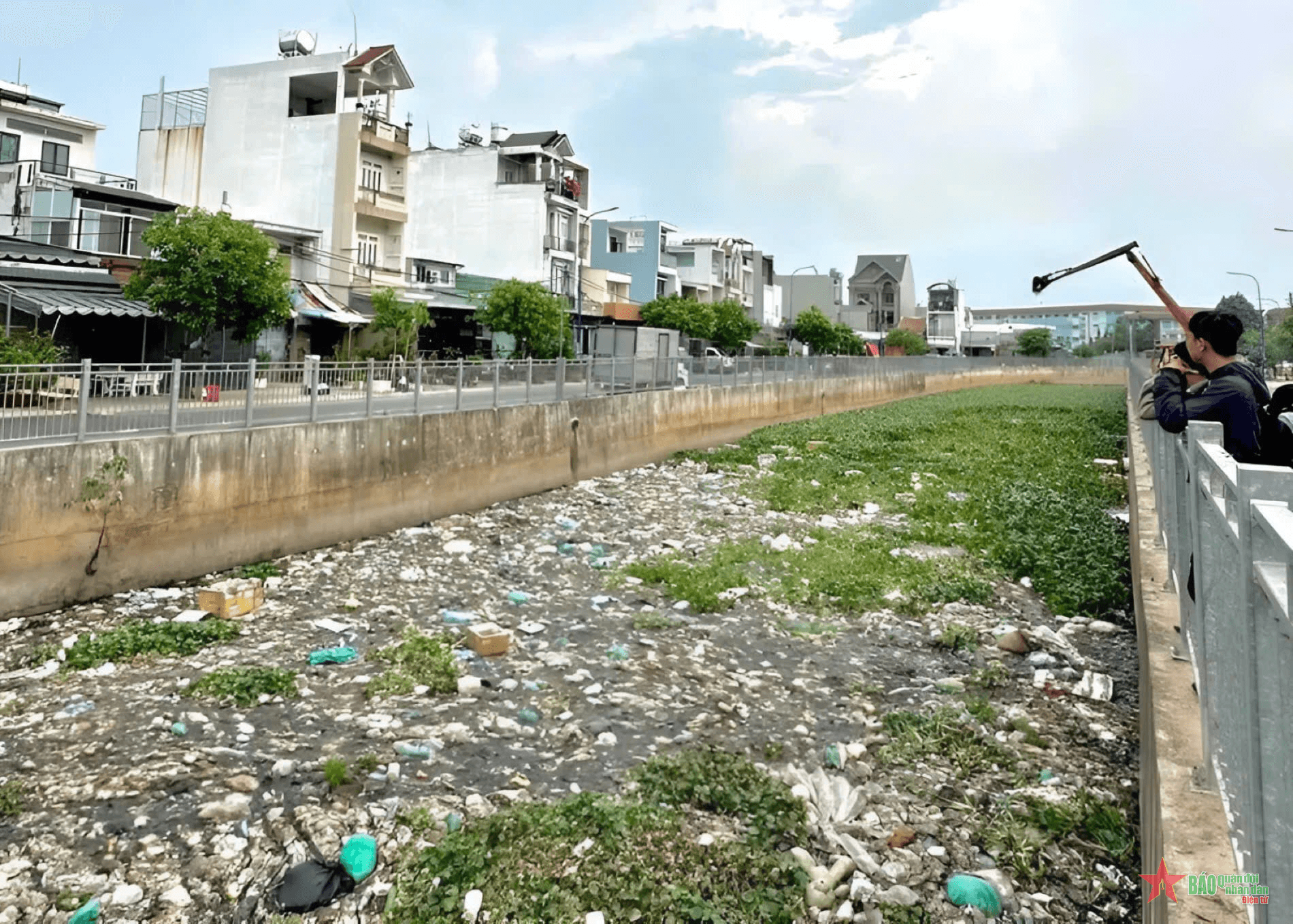 Nỗ lực khoác áo xanh cho những dòng sông