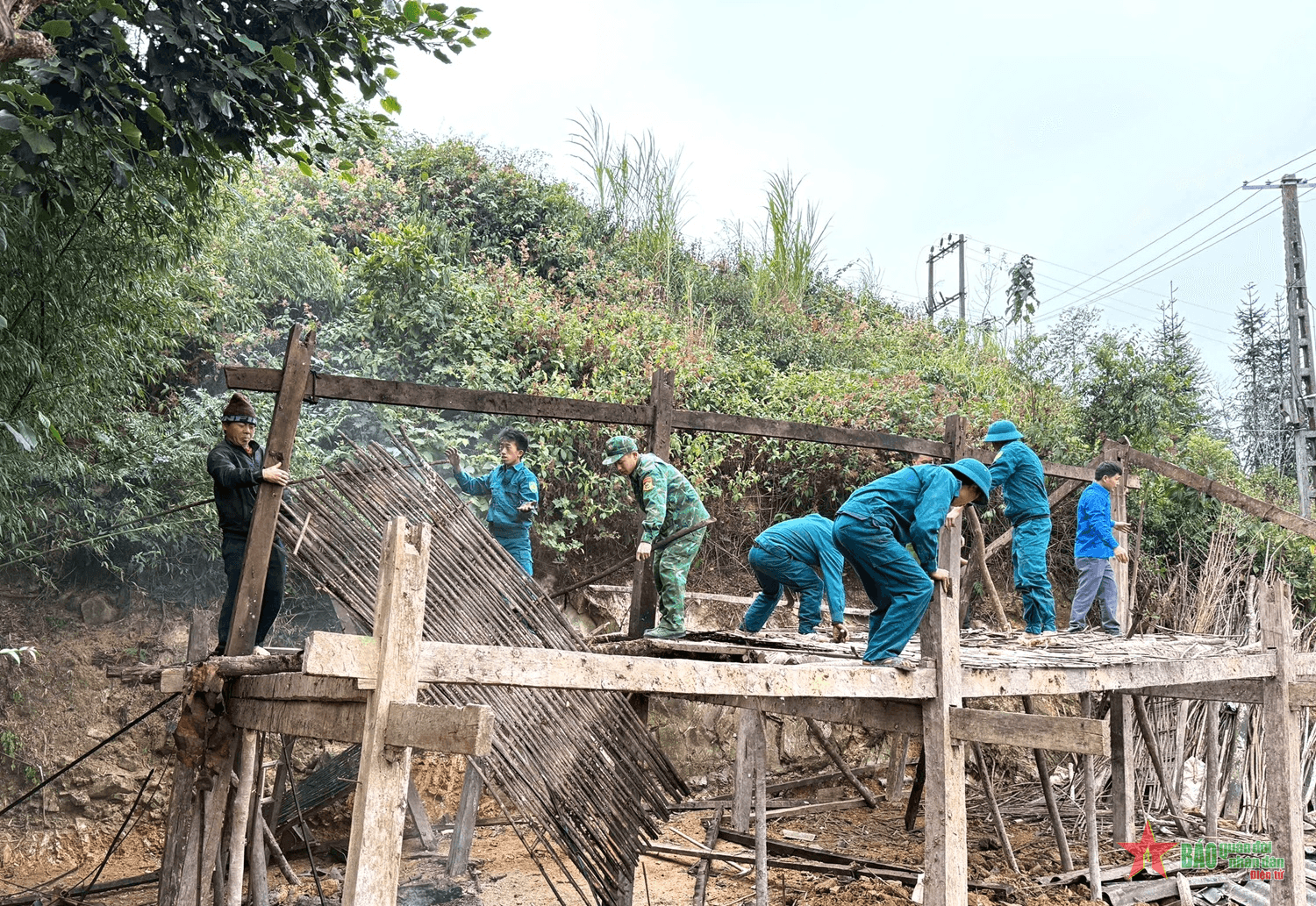 Những "thợ xây" mang quân phục nơi địa đầu của Tổ quốc