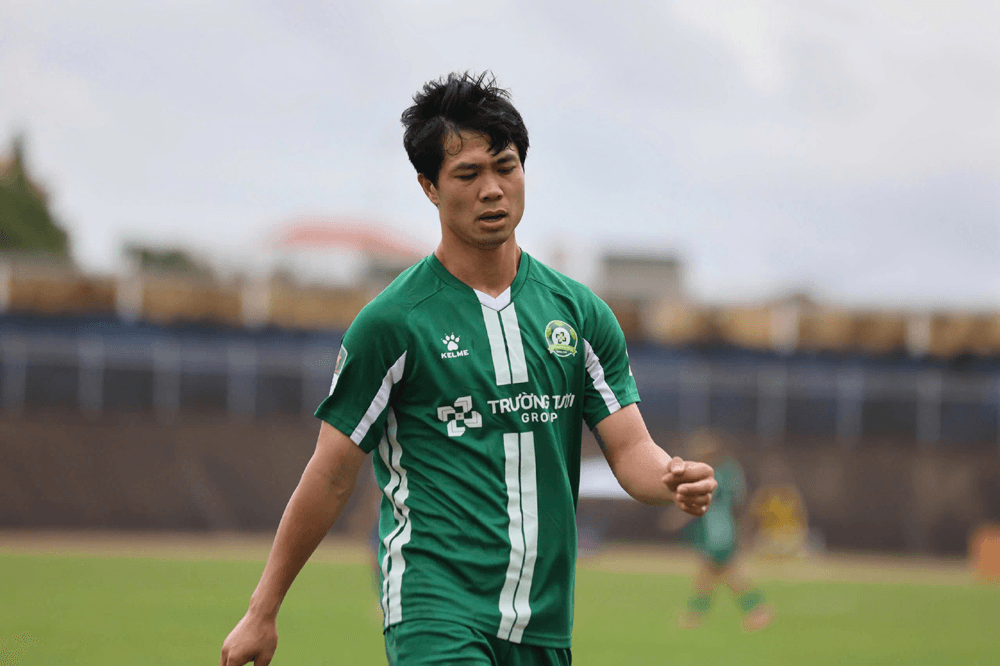 Vì sao Công Phượng bị gạch tên?