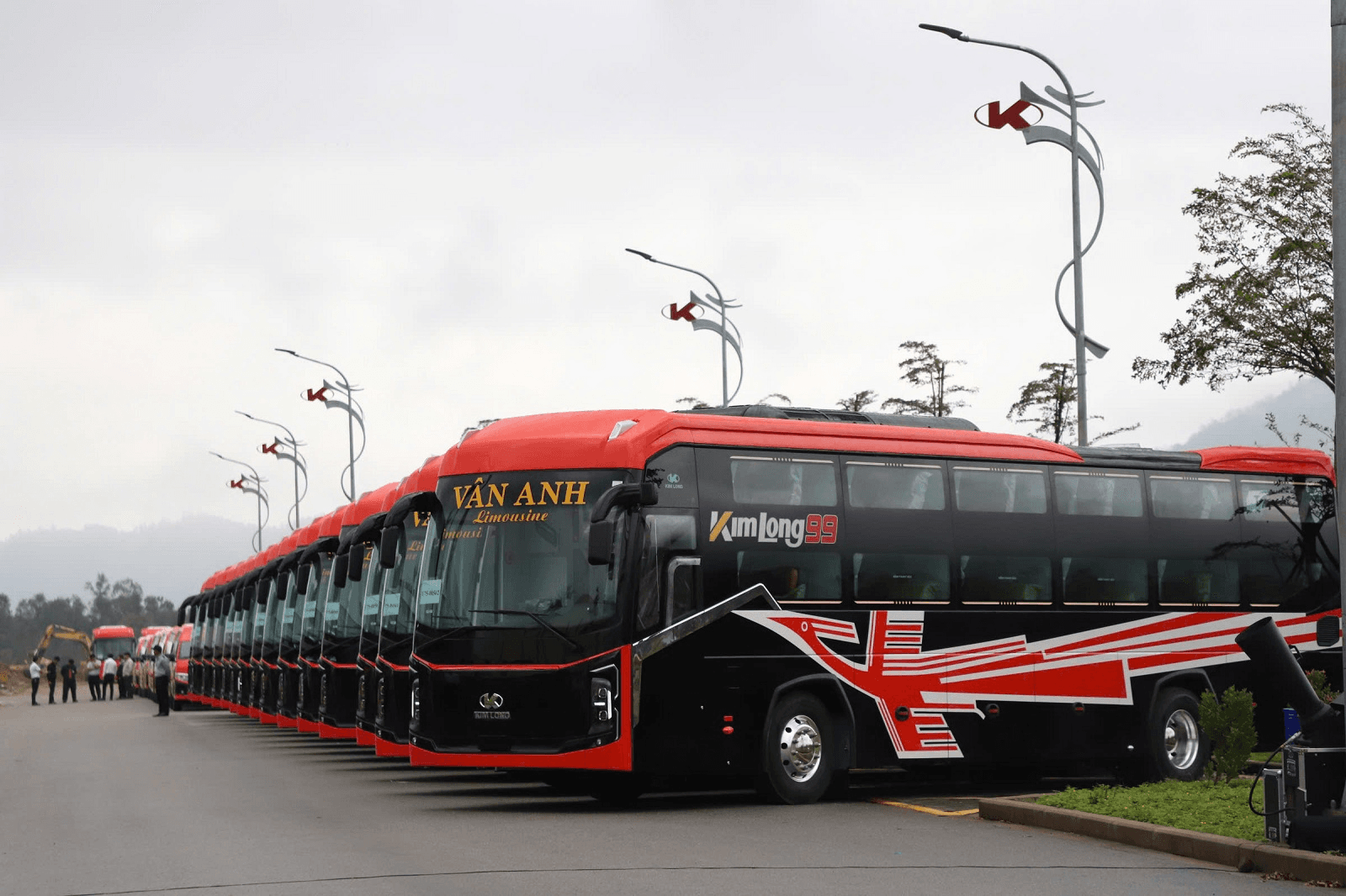 Hãng sản xuất ô tô Việt Nam đưa ra thị trường dòng xe khách, minibus tỷ lệ nội địa hóa cao