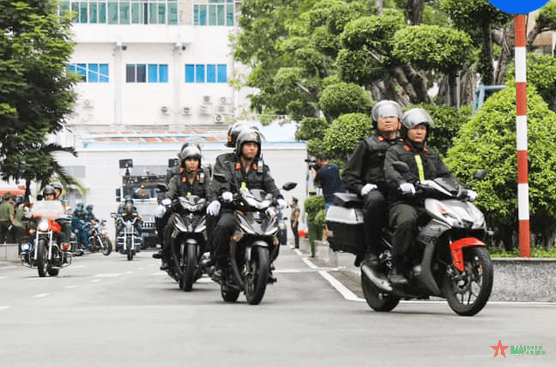 Công an TP Hồ Chí Minh ra quân cao điểm trấn áp tội phạm