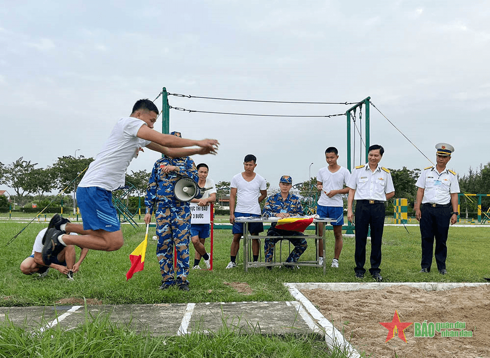 Lữ đoàn 167 (Vùng 2 Hải quân) khai mạc Hội thao thể dục, thể thao