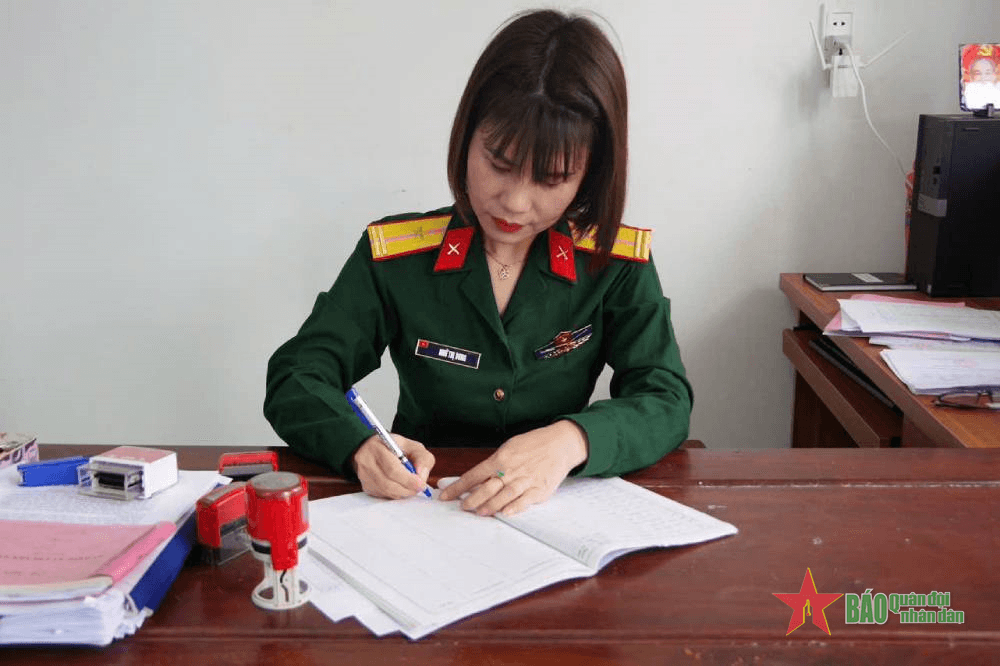 Nhữ Thị Dung - Cô văn thư đa tài