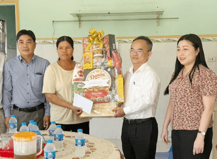 Chăm lo đời sống đồng bào dân tộc