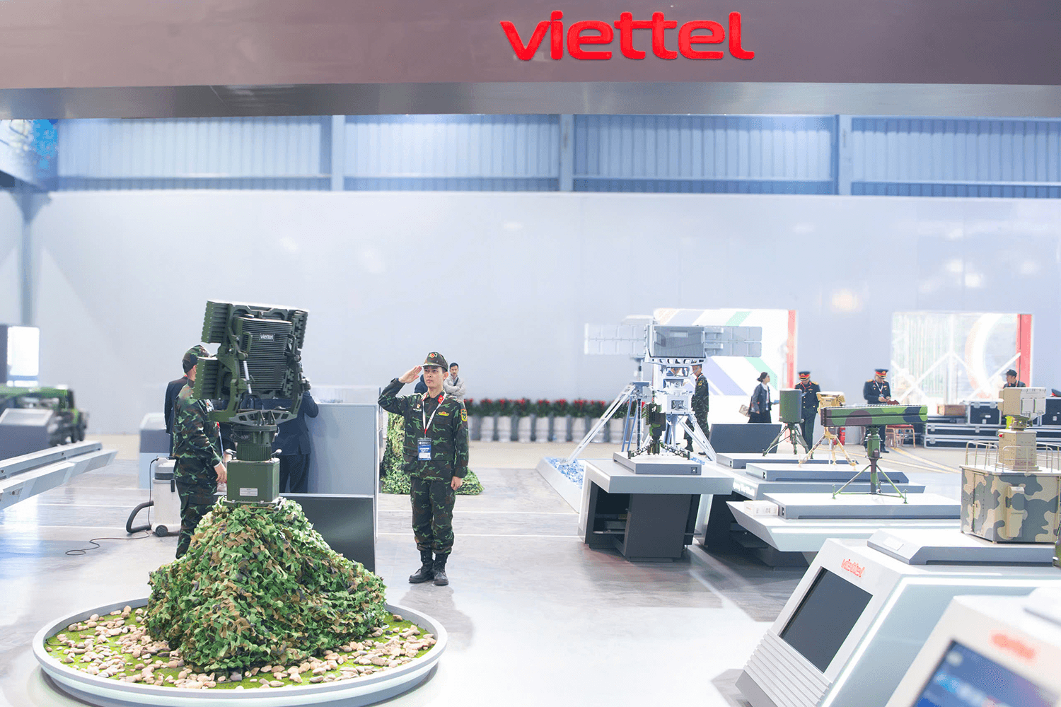Hành trang người lính Viettel chinh phục khát vọng bầu trời