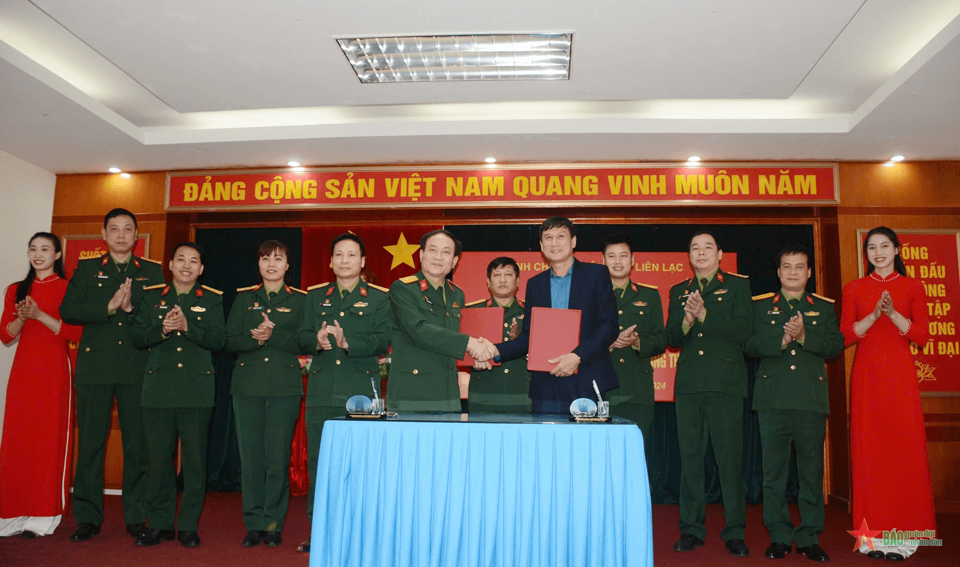CLB bóng chuyền nữ Thông tin tái ngộ HLV Phạm Văn Long