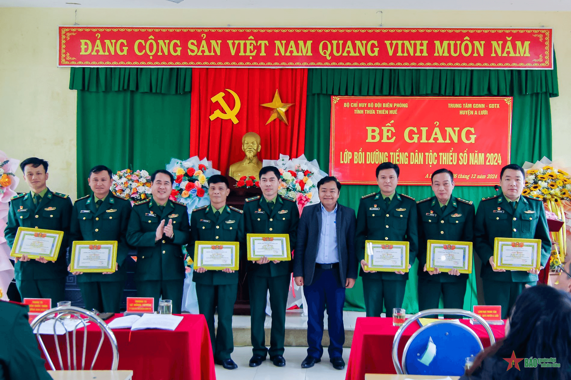 Bế giảng lớp bồi dưỡng tiếng dân tộc thiểu số Pa Cô - Tà Ôi