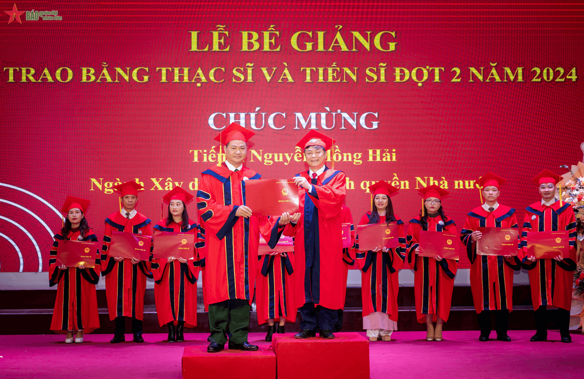 Học viện Báo chí và Tuyên truyền tổ chức trao bằng Thạc sĩ và Tiến sĩ đợt 2 năm 2024