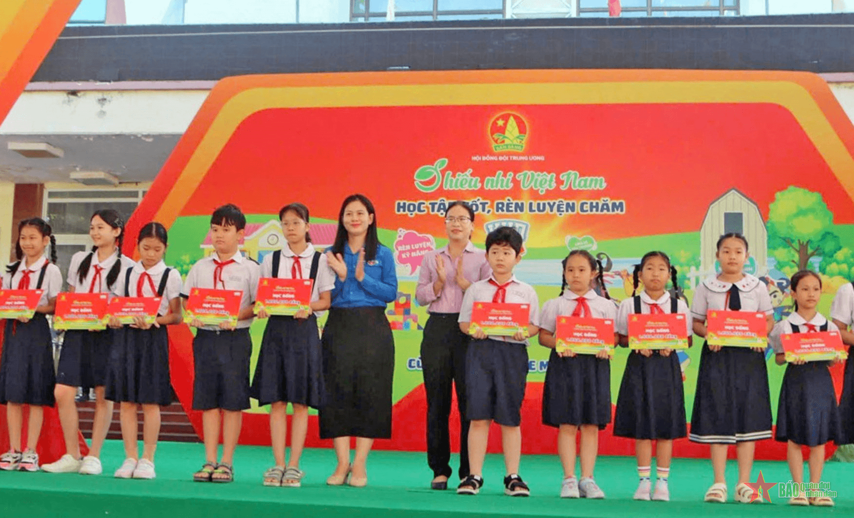 Hội đồng Đội Trung ương tổ chức nhiều hoạt động chăm lo thiếu nhi tại Bình Dương