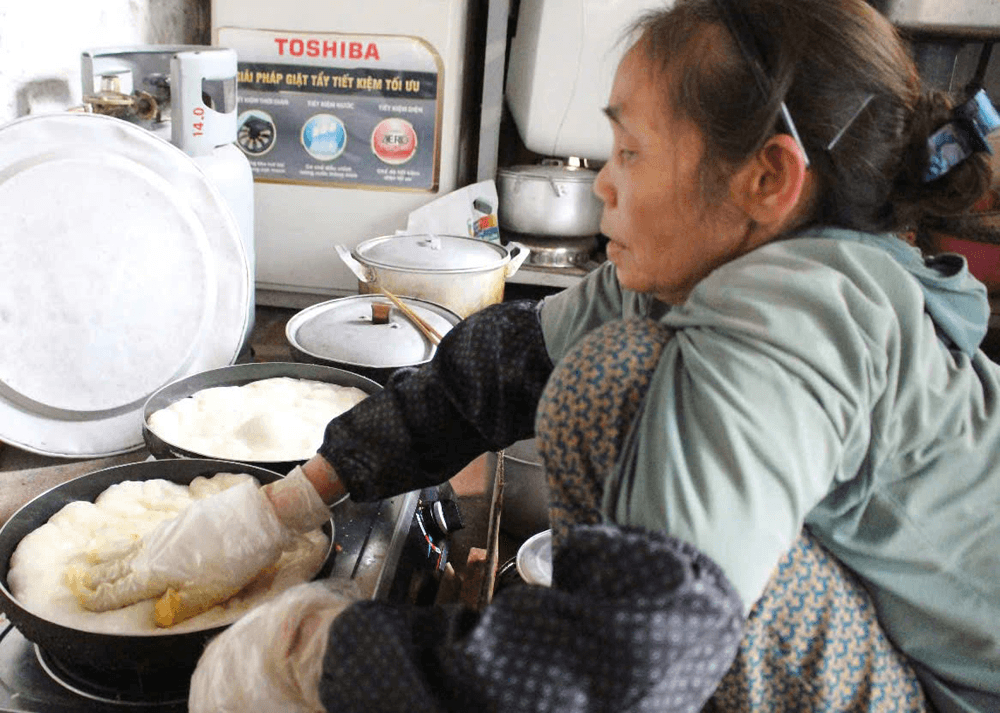 Kỳ công món bánh tiến vua của làng Giang Xá