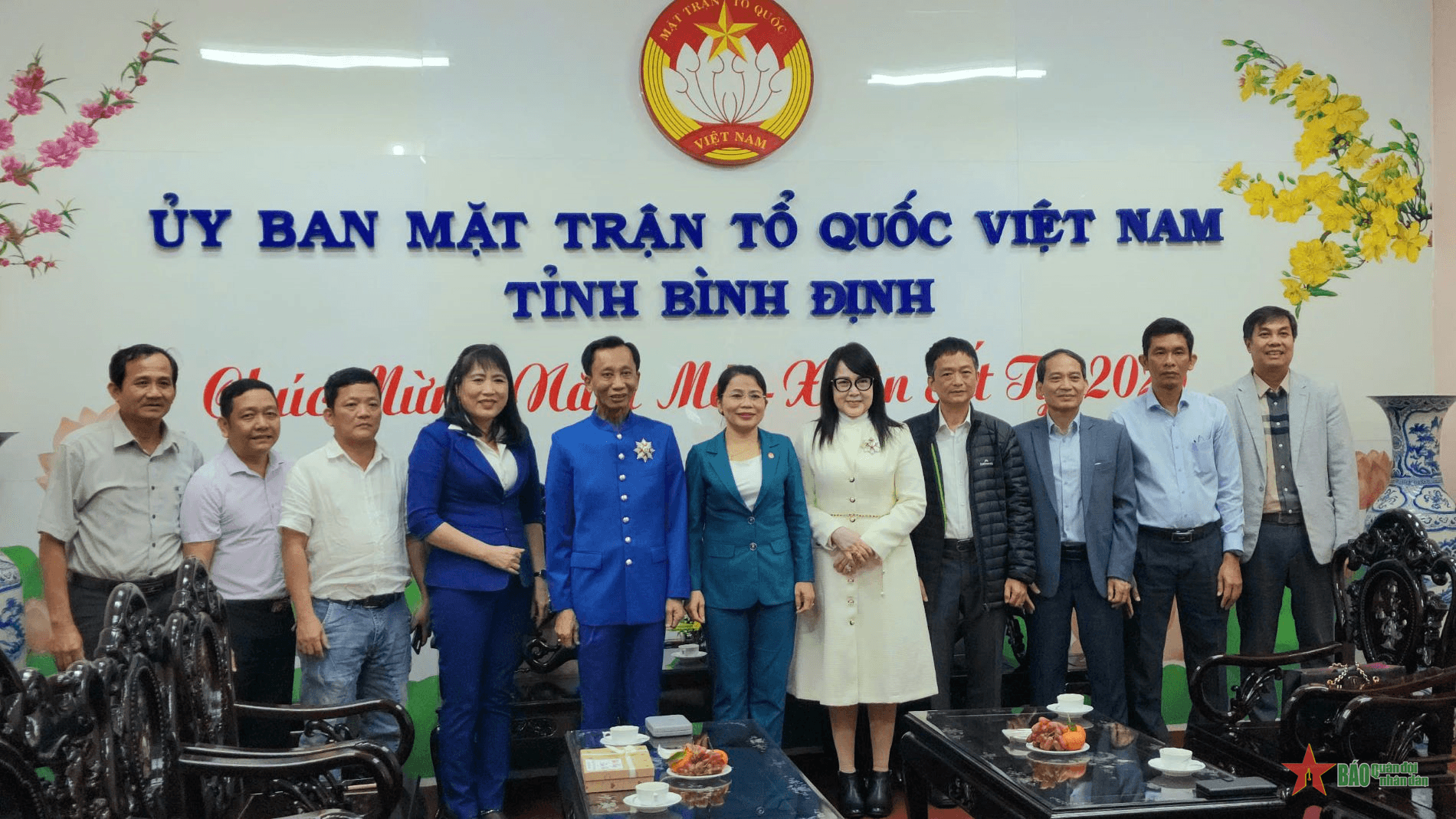 Hiệp sĩ Đại Thánh Giá thăm chính quyền và Mặt trận Tổ quốc tỉnh Bình Định