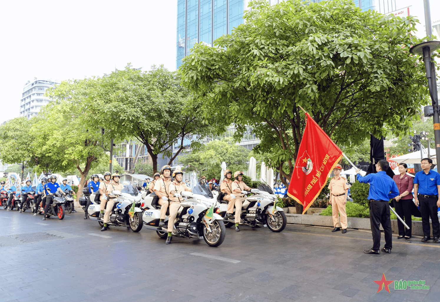 Giữ vững trật tự, an toàn giao thông cho người dân vui Xuân, đón Tết