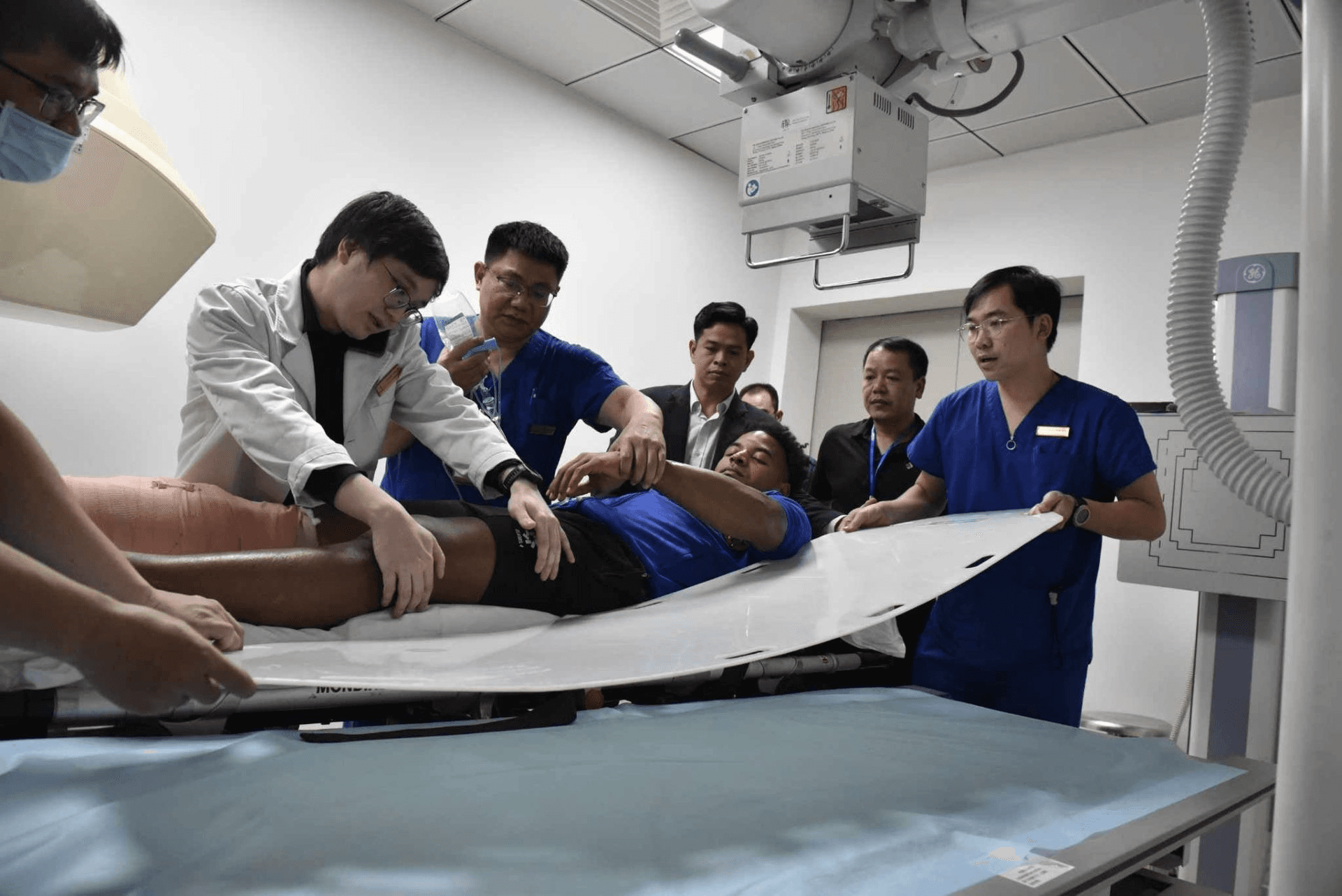 Tiền đạo Nguyễn Xuân Son được hội chẩn, dự kiến phẫu thuật vào tối 6-1