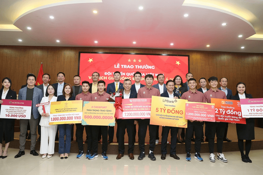 Chủ tịch VFF Trần Quốc Tuấn: “ASEAN Cup khắc nghiệt, đội tuyển Việt Nam vô địch xứng đáng”