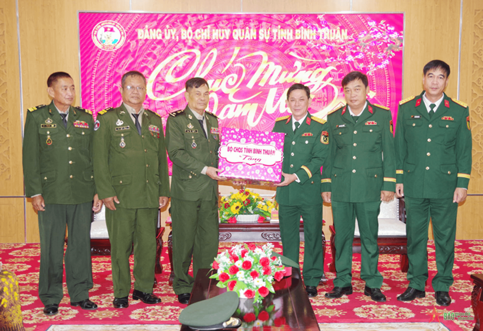Bộ CHQS tỉnh Bình Thuận tăng cường hợp tác với Tiểu khu Quân sự tỉnh Kampong Chhnang, Campuchia
