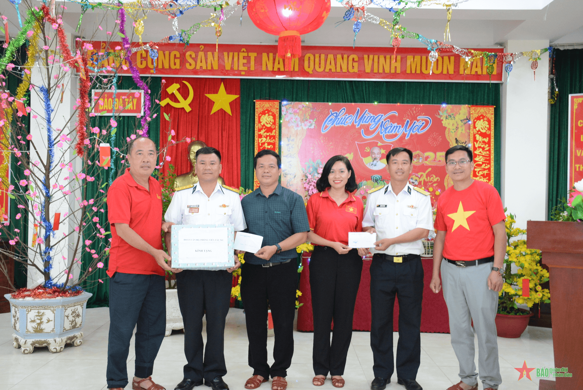 Khánh Hòa: Đoàn công tác thăm, chúc Tết quân, dân huyện đảo Trường Sa về tới Cam Ranh