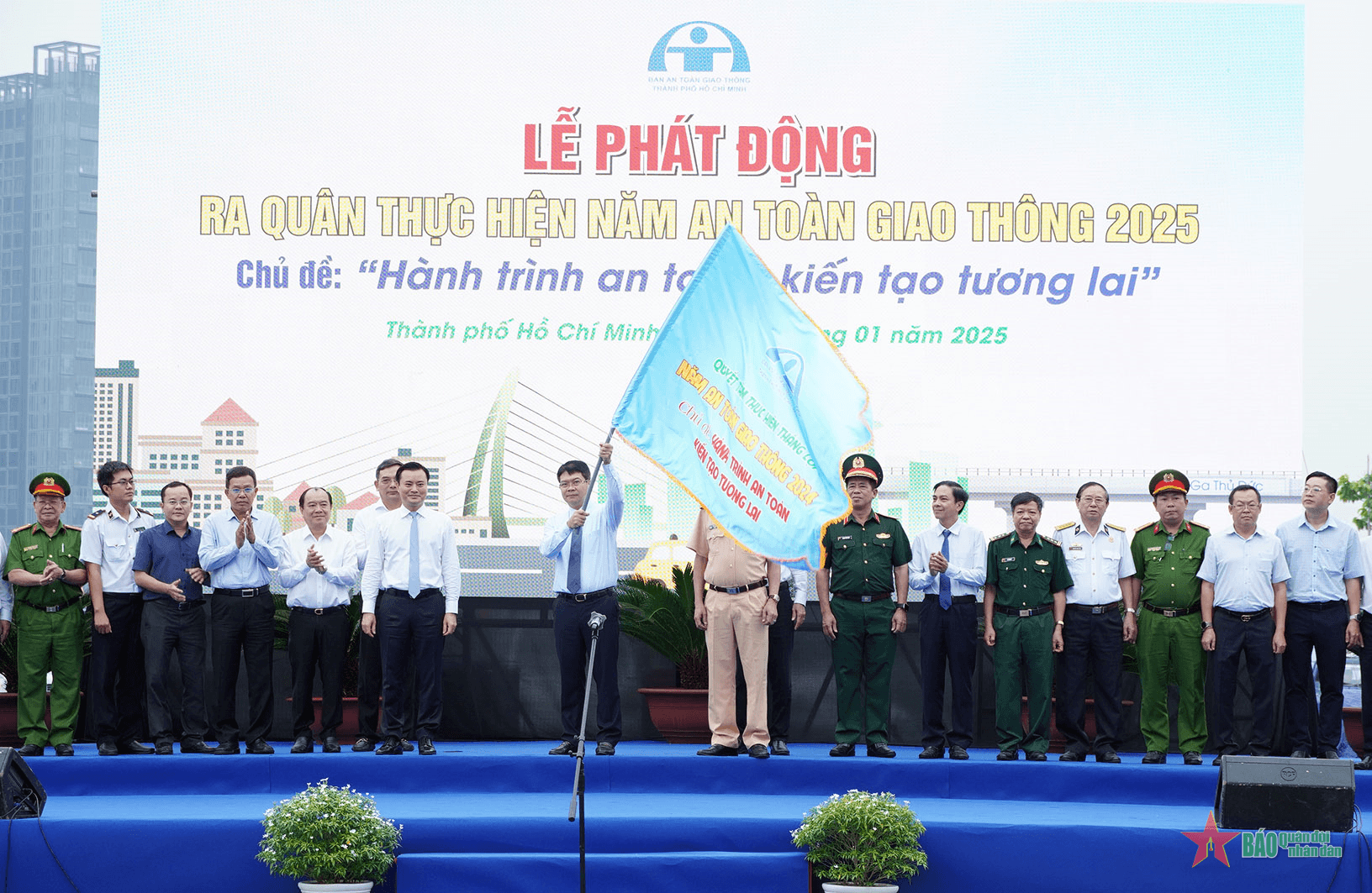 TP Hồ Chí Minh ra quân cao điểm bảo đảm trật tự an toàn giao thông dịp Tết