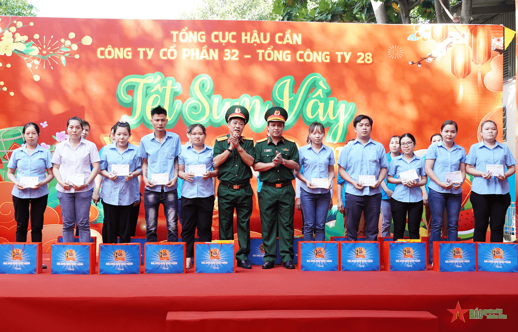 Chương trình "Tết sum vầy - Xuân ơn Đảng" chăm lo đoàn viên, người lao động