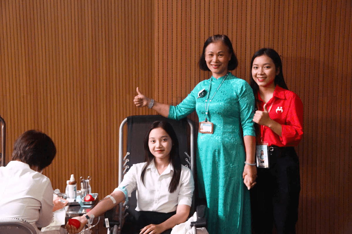 Xuân hồng Tài chính: Chung tay trao giọt máu - Đong đầy yêu thương