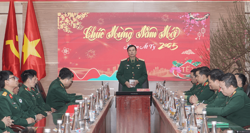 Tổng cục Hậu cần thăm, kiểm tra, chúc Tết tại Bệnh viện Quân y 105