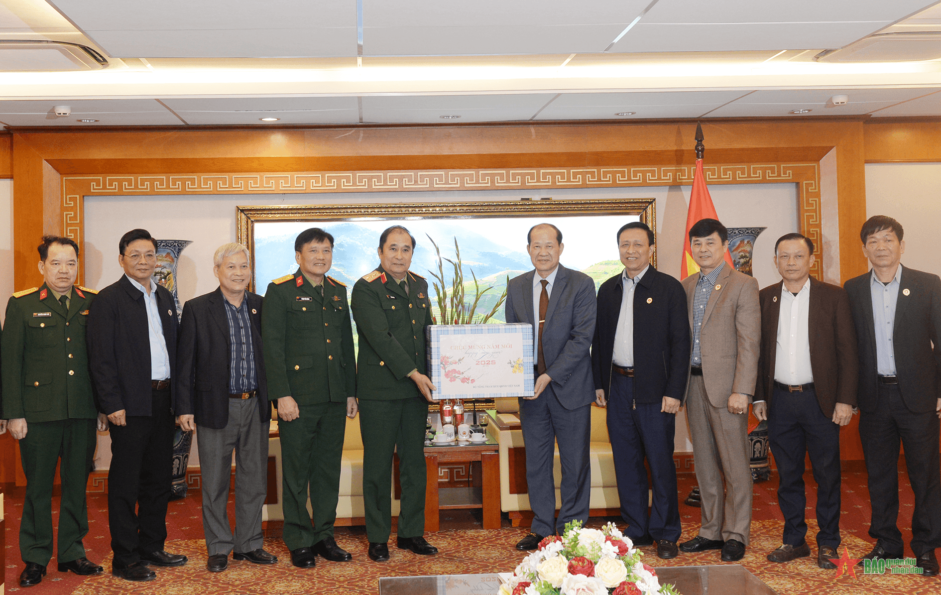 Thượng tướng Phùng Sĩ Tấn thăm, chúc Tết Trung ương Hội Cựu chiến binh Việt Nam