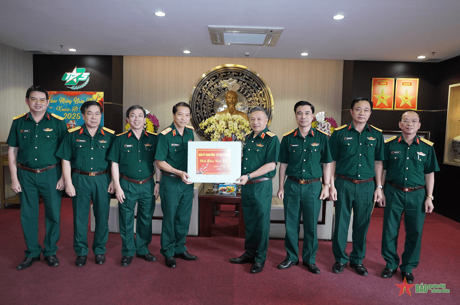 Thượng tướng Lê Quang Minh thăm, kiểm tra, chúc Tết tại Bệnh viện Quân y 175 và Đội K70 (Quân khu 7)
