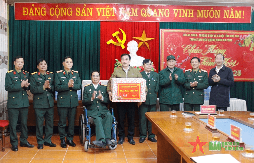 Quân ủy Trung ương, Bộ Quốc phòng thăm, chúc Tết Trung tâm Điều dưỡng người có công tỉnh Phú Thọ