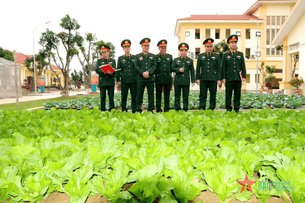 Nâng cao năng lực tăng gia sản xuất, bảo đảm phục vụ Tết và đón nhận chiến sĩ mới