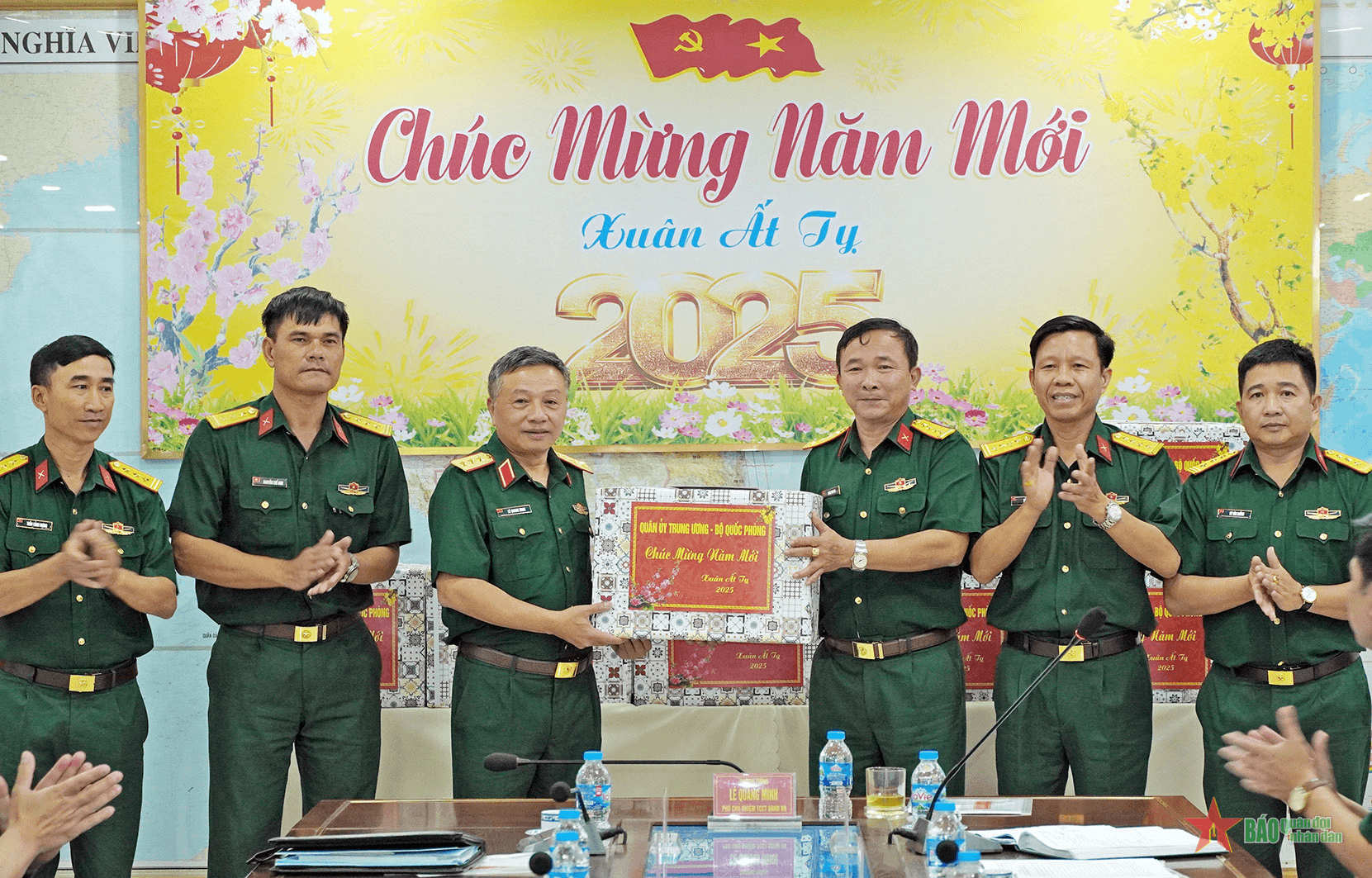Thượng tướng Lê Quang Minh thăm, kiểm tra, chúc Tết các đơn vị phía Nam