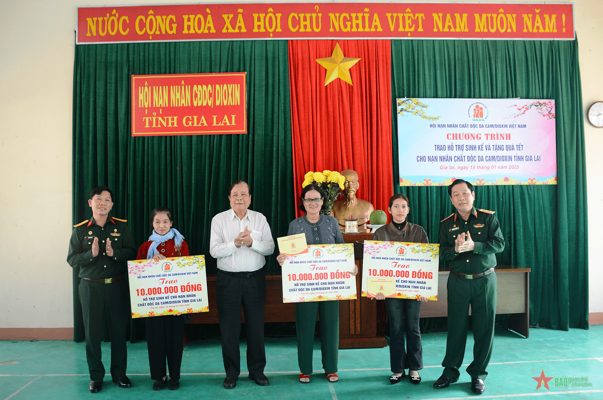 Mang Tết đến cho nạn nhân chất độc da cam/dioxin tỉnh Gia Lai