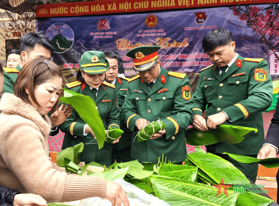 Bộ CHQS tỉnh Hà Giang tổ chức chương trình “Xuân biên cương đoàn kết - Tết thắm tình quân dân”