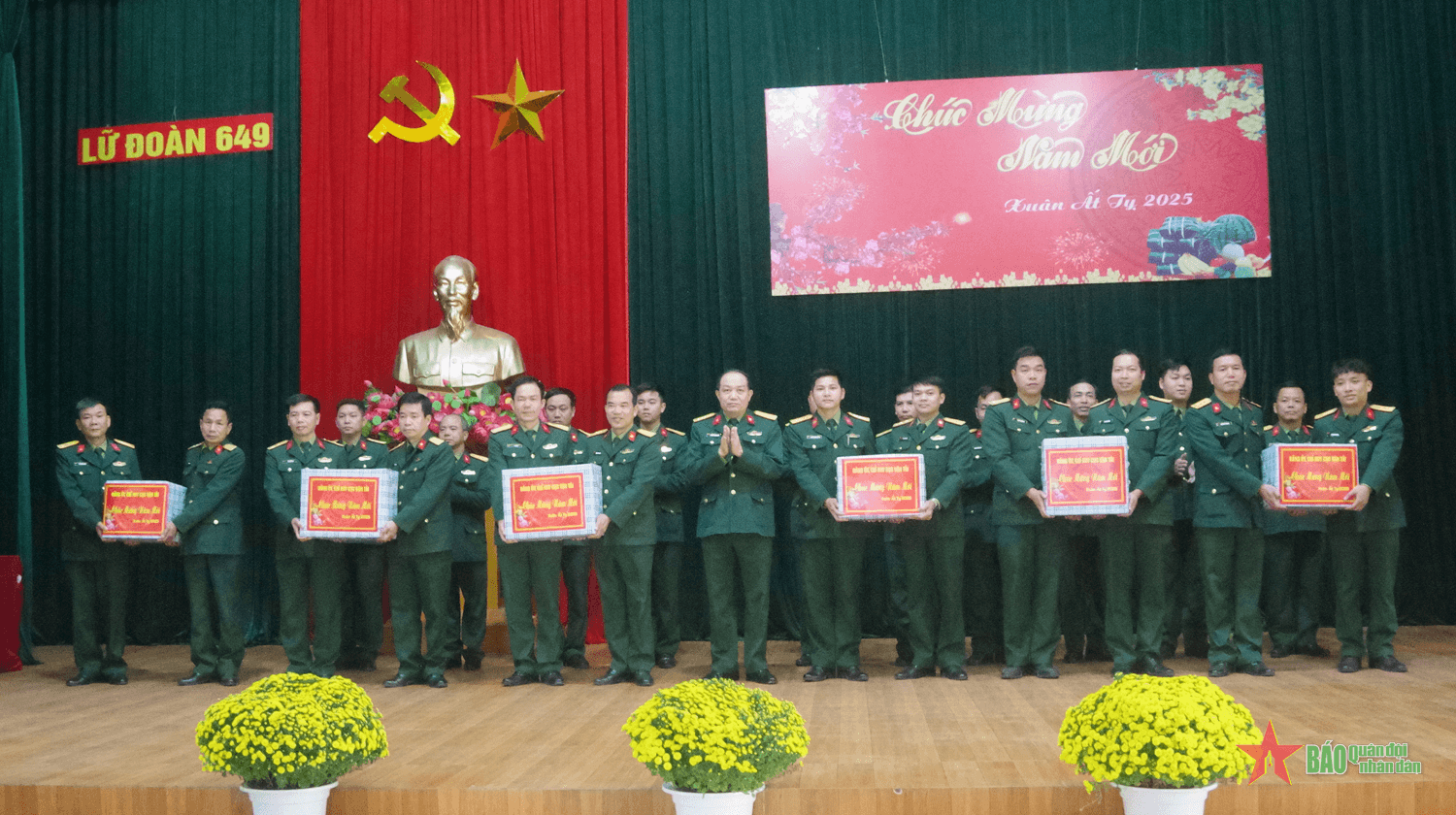 Thủ trưởng Tổng cục Hậu cần thăm, chúc Tết tại Lữ đoàn 649