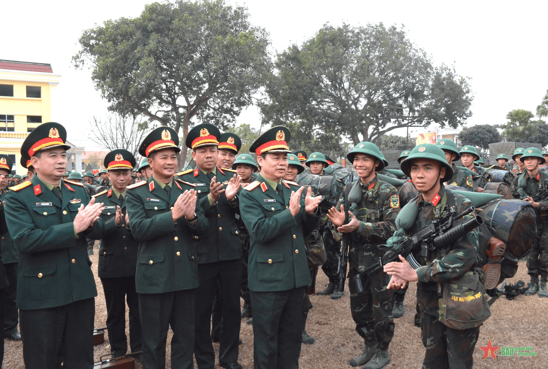 Trung tướng Đỗ Xuân Tụng thăm, kiểm tra, chúc Tết Trung đoàn 209