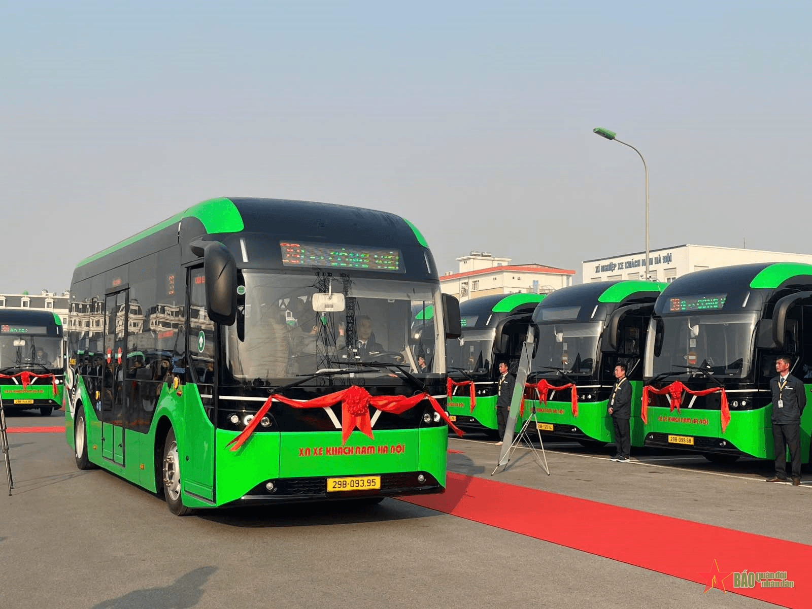 Hà Nội triển khai vận hành 4 tuyến xe buýt điện mới