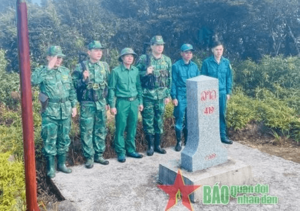 Biên phòng Nghệ An tuần tra đường biên, cột mốc trước Tết Nguyên đán Ất Tỵ