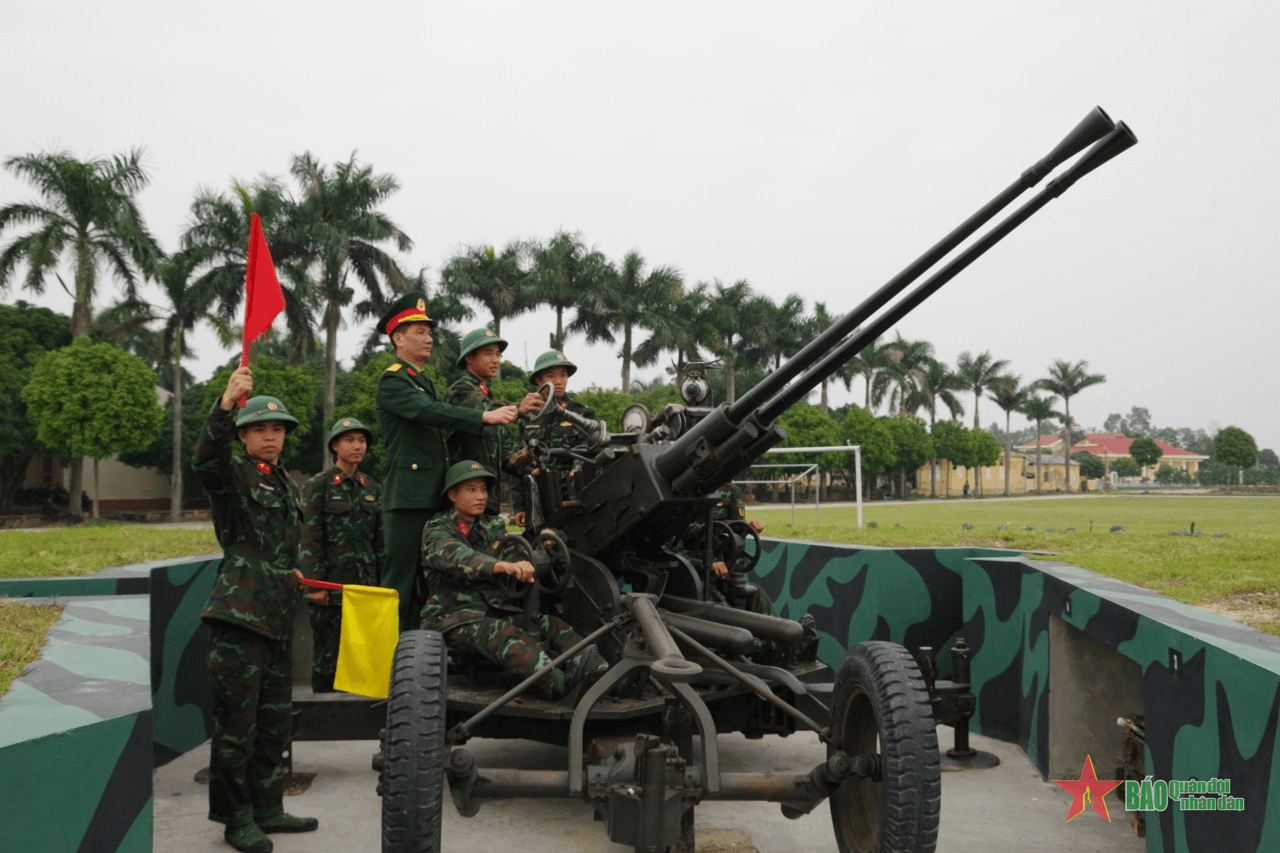 Đón Xuân mới, giữ bình yên bầu trời Tổ quốc