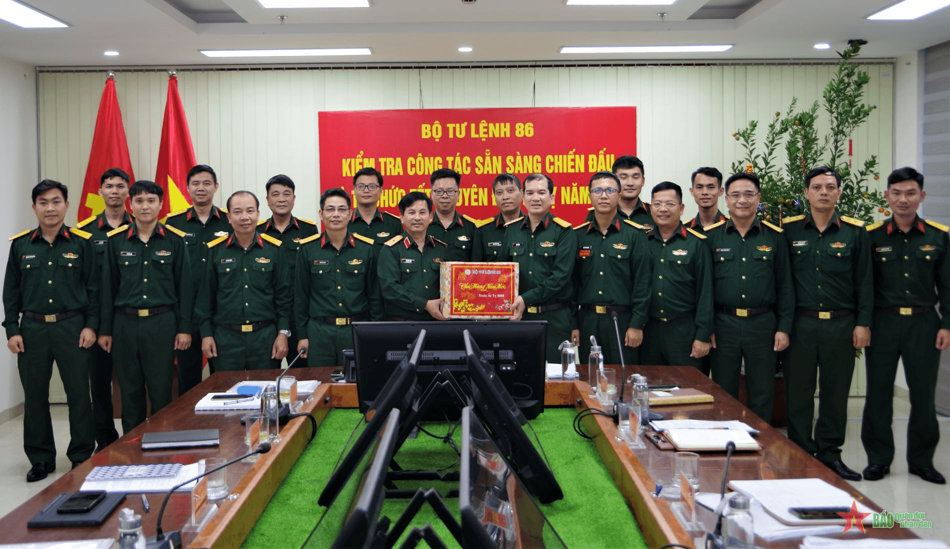 Bộ tư lệnh 86 kiểm tra, chúc Tết tại Trung tâm 386