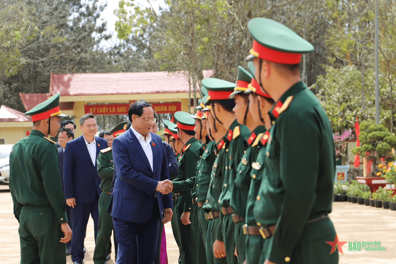 Thượng tướng Trần Quang Phương thăm, chúc Tết lực lượng vũ trang Đắk Nông