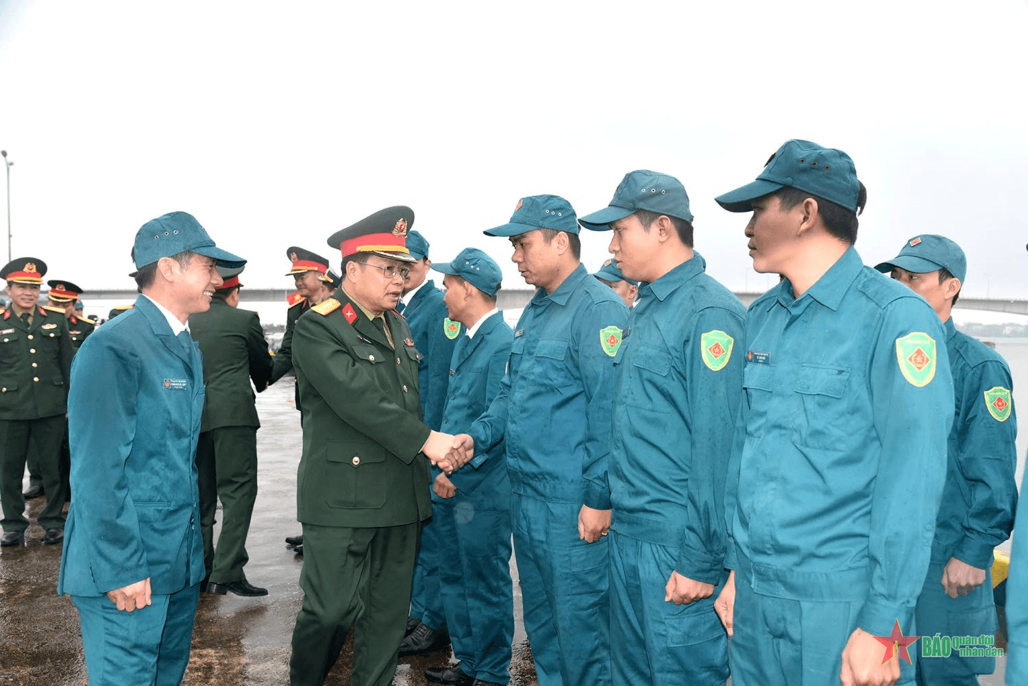 Bộ tư lệnh Quân khu 4 kiểm tra, chúc Tết tại tỉnh Quảng Trị và TP Huế