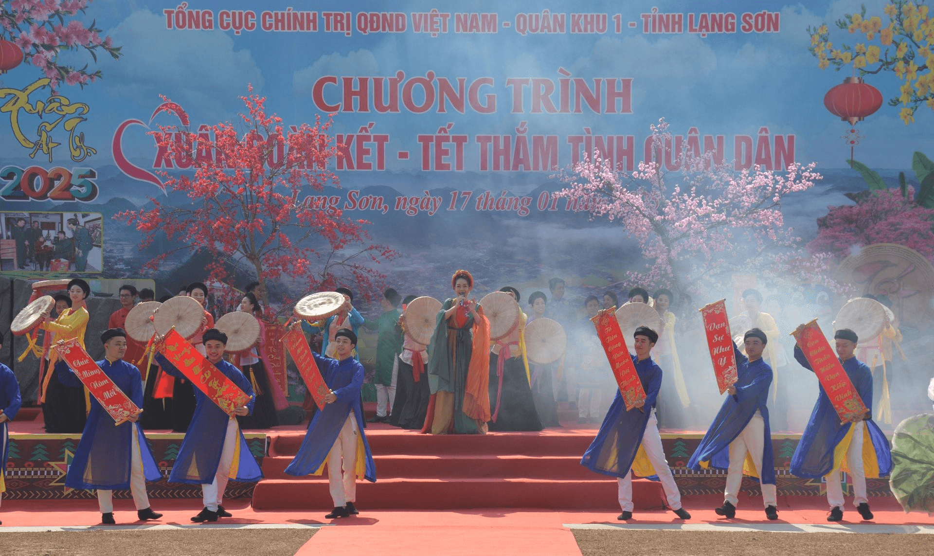 Xuân đoàn kết - Tết thắm tình quân dân