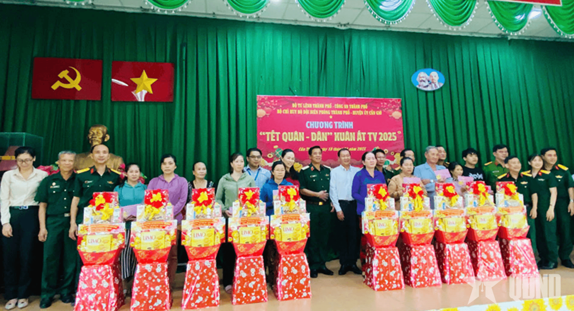 Ấm áp nghĩa tình “Tết quân dân - Xuân Ất Tỵ 2025” tại TP Hồ Chí Minh