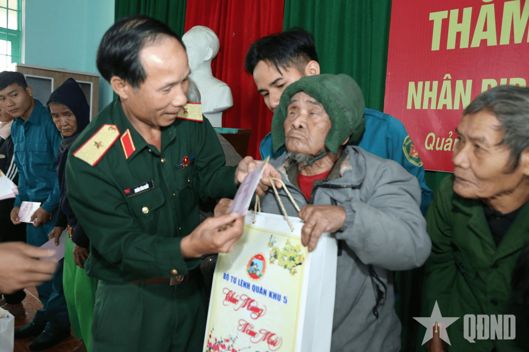 Vùng cao Hiệp Đức thắm tình quân dân