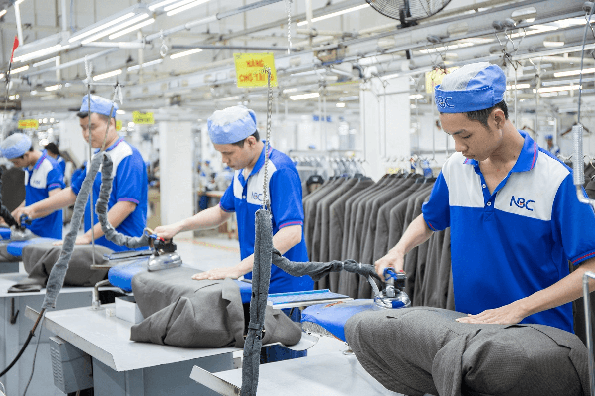 Thưởng Tết lớn: Niềm vui giữa áp lực mưu sinh