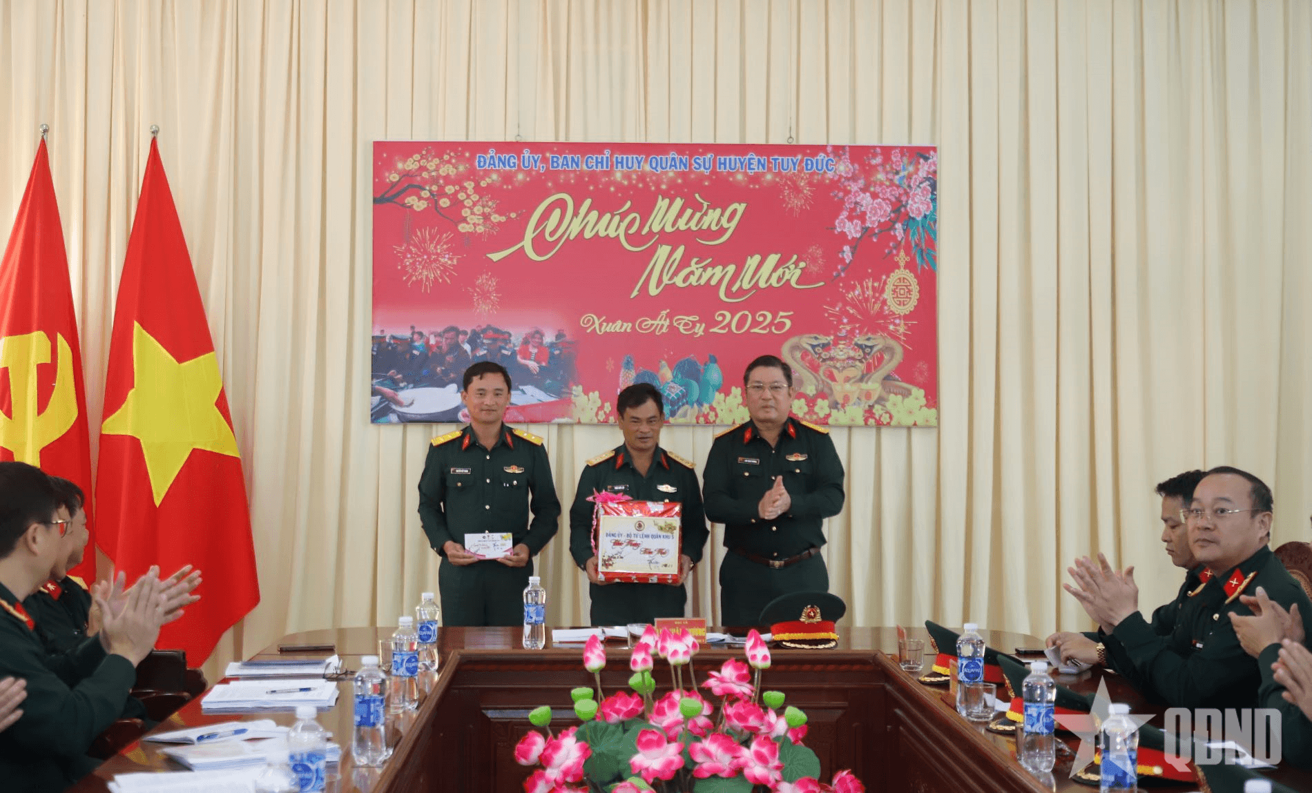 Quân khu 5 thăm, tặng quà đồng bào khó khăn tại Đắk Nông