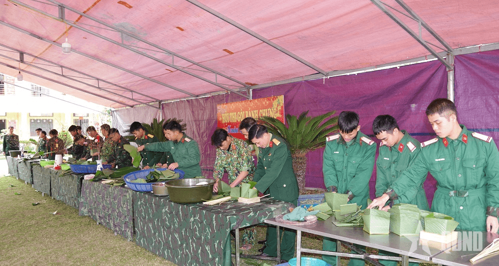 Bộ đội Công binh “Vui xuân mới không quên nhiệm vụ”