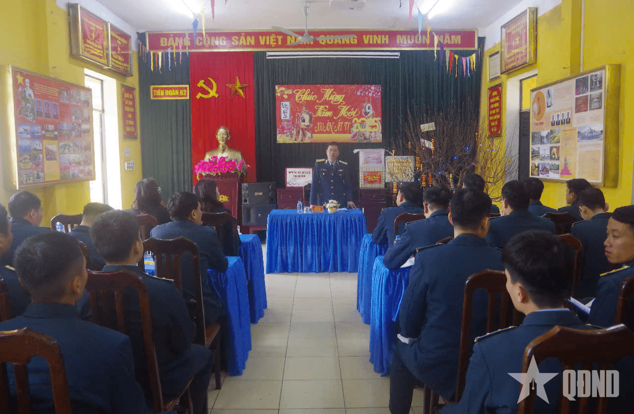 Kiểm tra công tác sẵn sàng chiến đấu và chúc Tết Tiểu đoàn 62