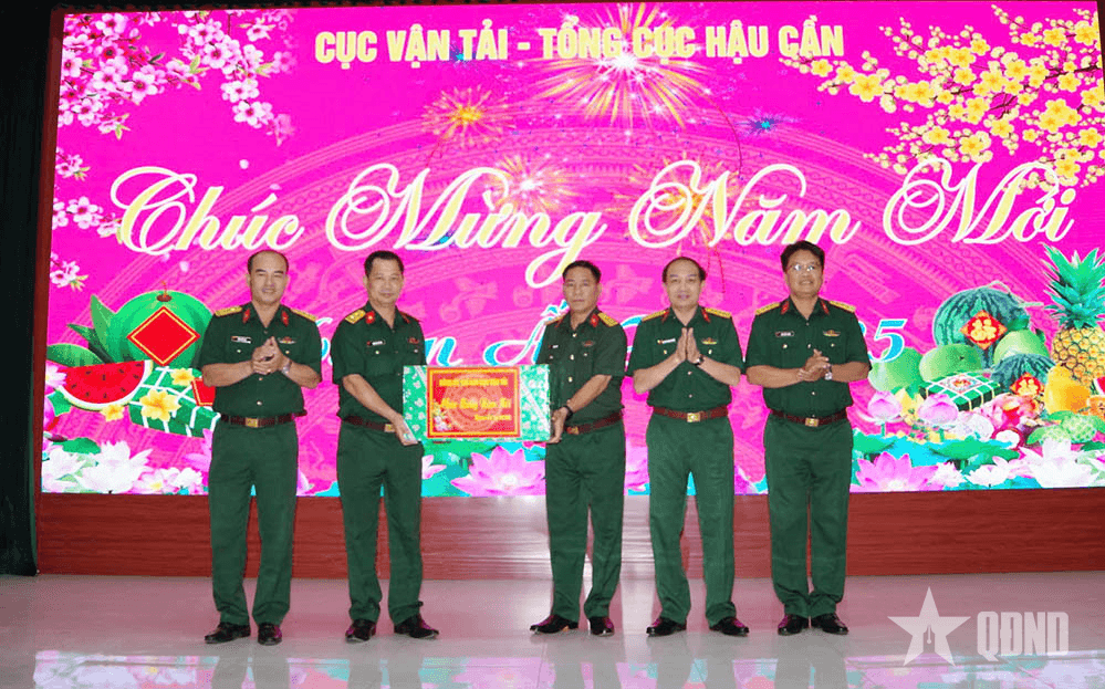 Cục Vận tải kiểm tra, chúc Tết Lữ đoàn 972