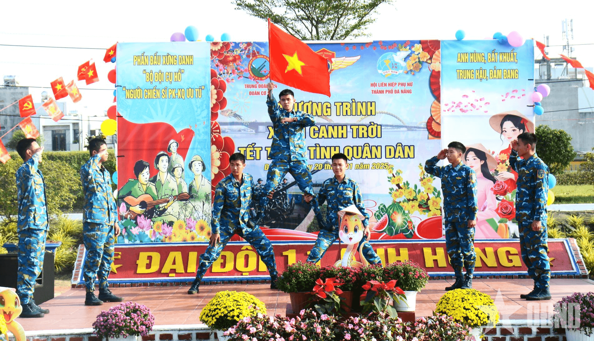 Sôi nổi chương trình “Xuân canh trời - Tết thắm tình quân dân”